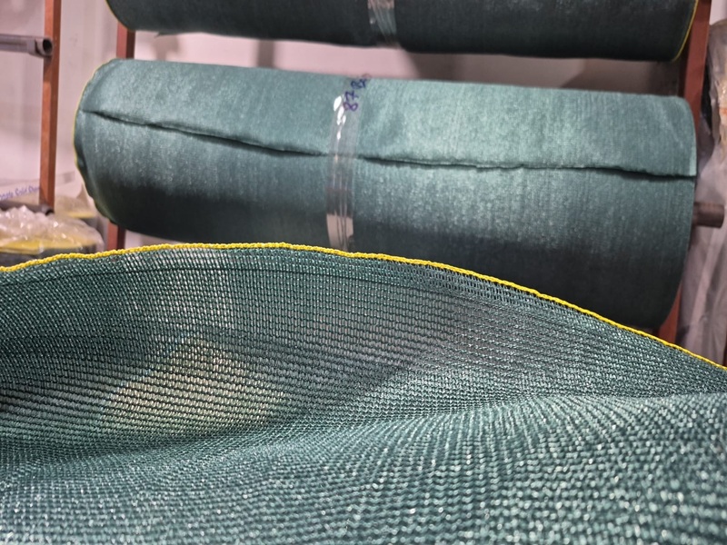 Golgelik File - UV korumal, nefes alabilen dokuma yapisiyla bahce, teras ve endustri alanlari icin profesyonel golgeleme cozumu. %50-%90 golgeleme kapasitesi, hafif yapi ve kolay montaj.